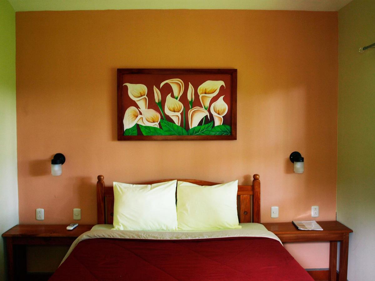 El Encanto Garden Hotel Santa Cruz Exteriör bild